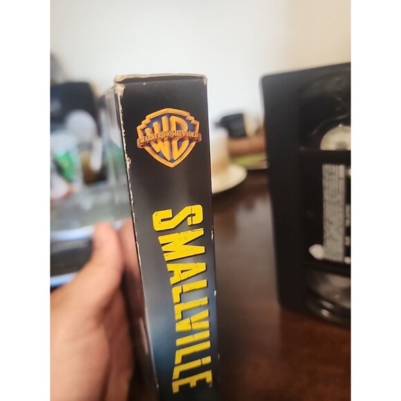 Smallville: Pilot Warner Bros Release Superman Rare TESTED (VHS 2002) HTF - Picture 5 of 13